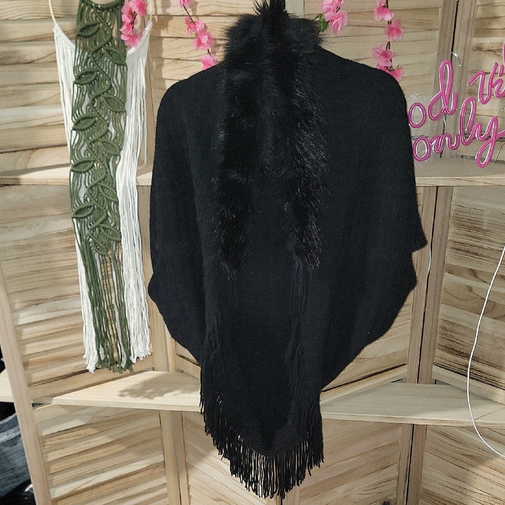 BLACK FAUX FUR TRIM CARDIGAN